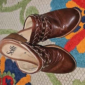 Sofft Leather clogs size  6. Worn twice